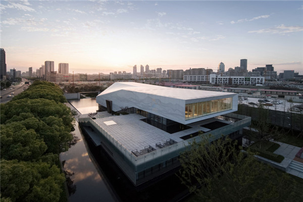 金属复合瓦建筑