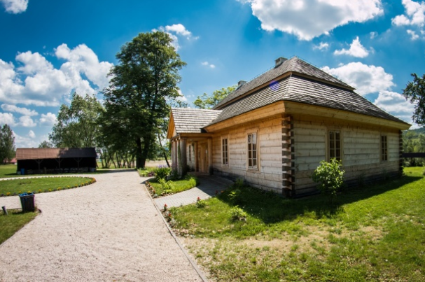 金属复合瓦建筑