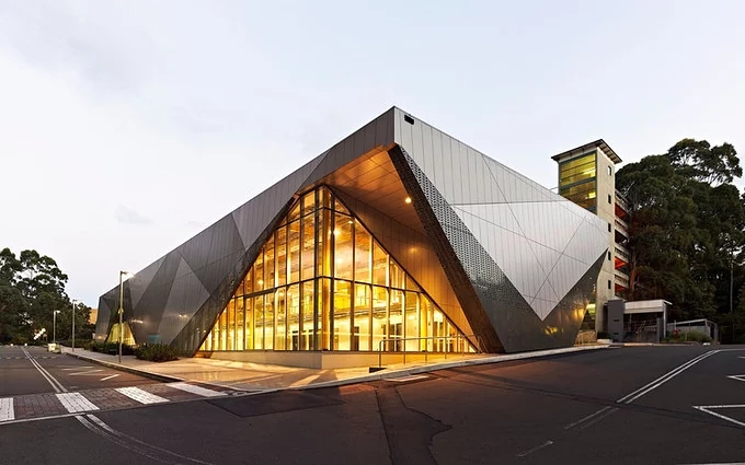 金属复合瓦建筑